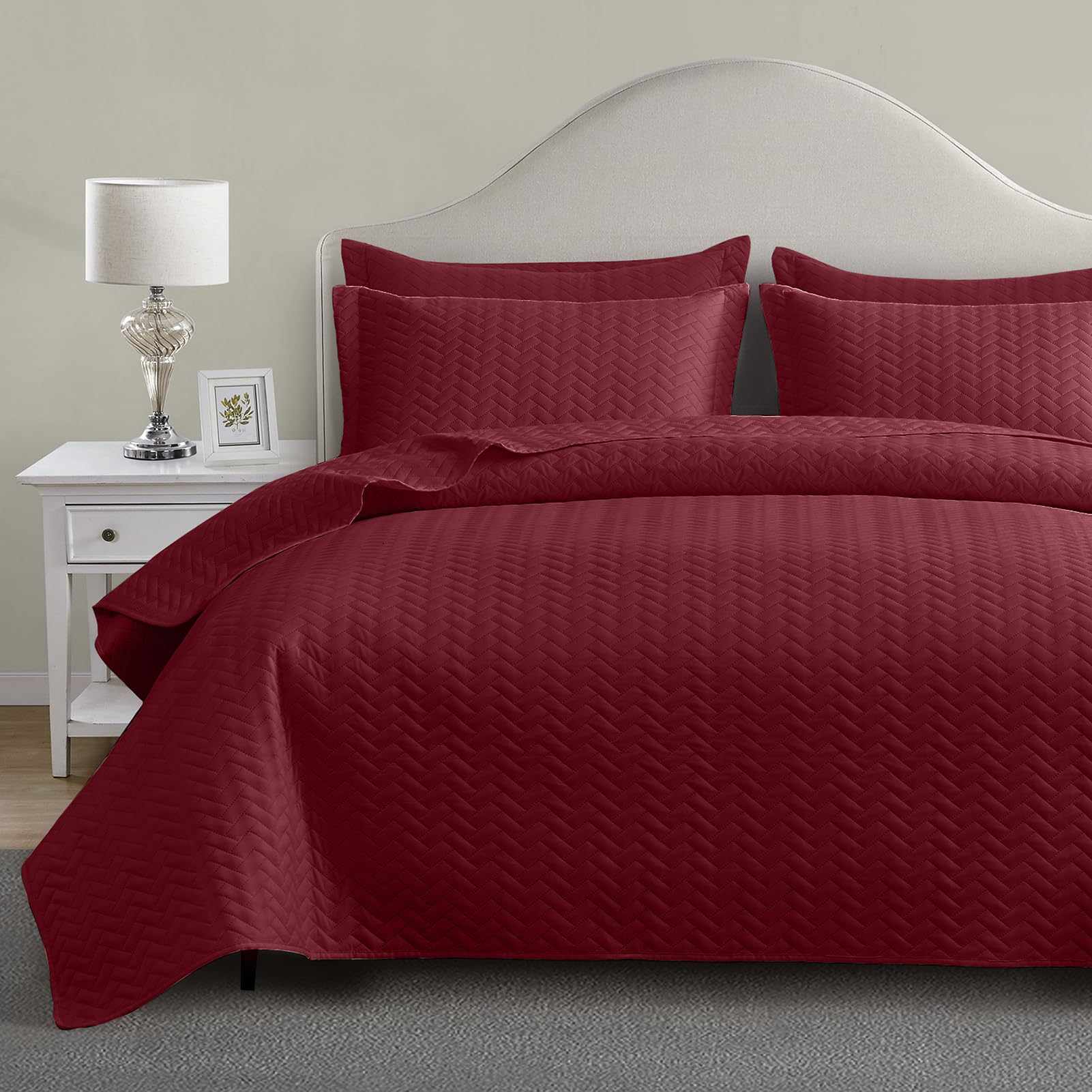 Maple&Stone Quilt Set California King Size, Lightweight Burgundy Bedspread Ultrasonic Chevron Pattern Light Coverlet For All Sea